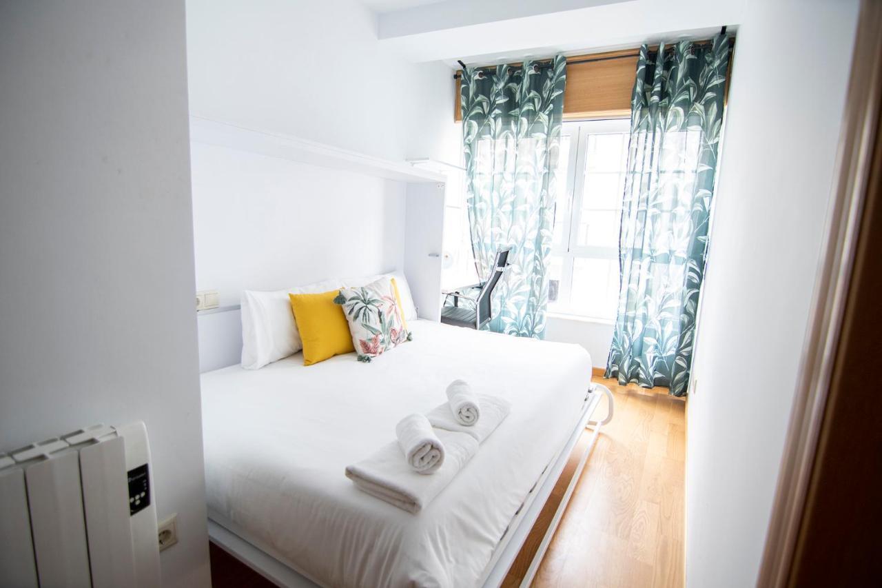 Bright Entire Apartment- Gp 1A サンティアゴ・デ・コンポステーラ エクステリア 写真