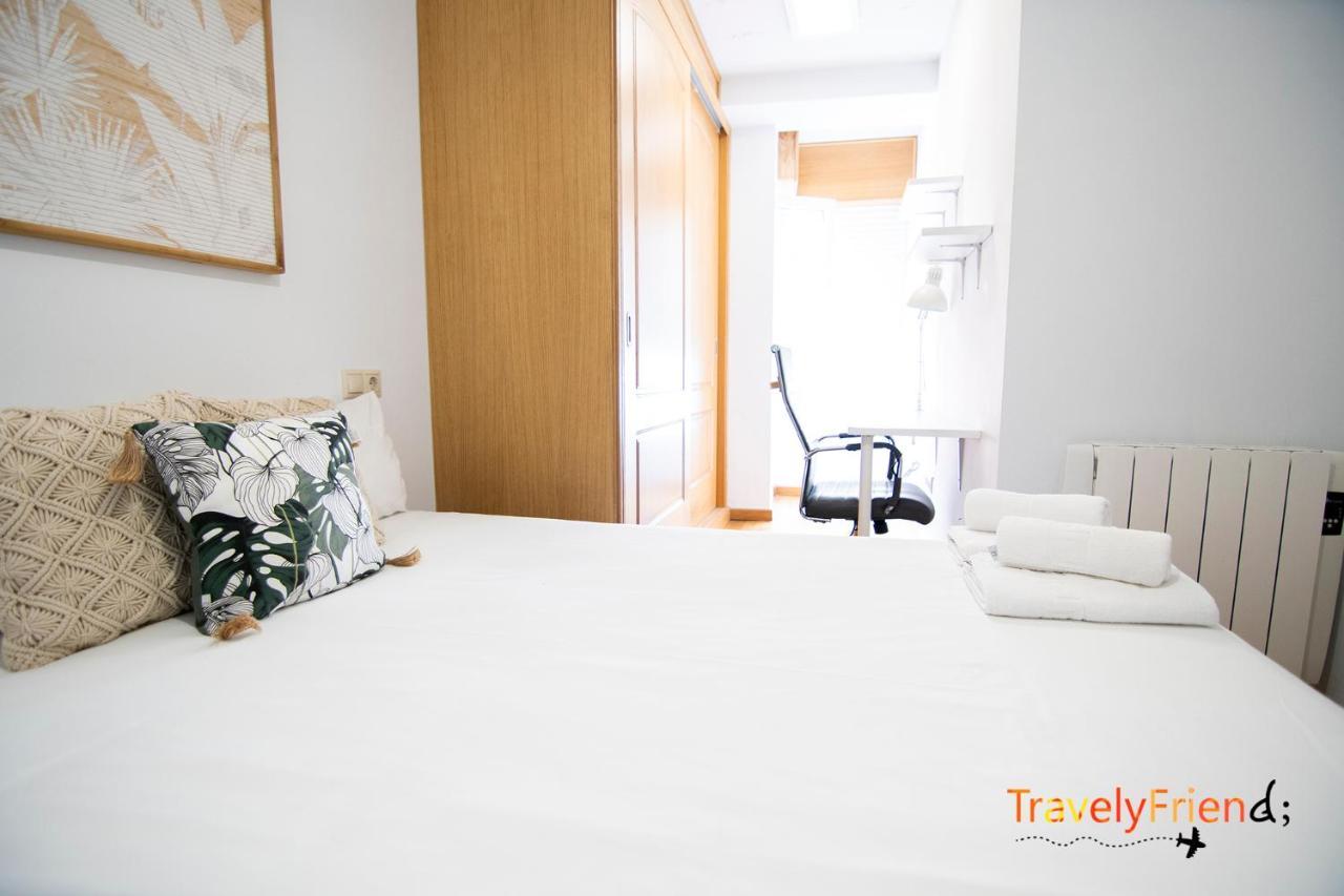 Bright Entire Apartment- Gp 1A サンティアゴ・デ・コンポステーラ エクステリア 写真
